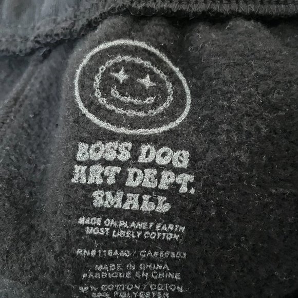 NEW Boss Dog Art Dept Never Trust a Fake Graphic Black Shorts Size S - Picture 5 of 5